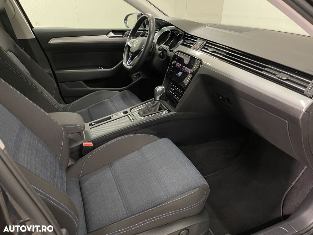 Volkswagen Passat GTE - 11