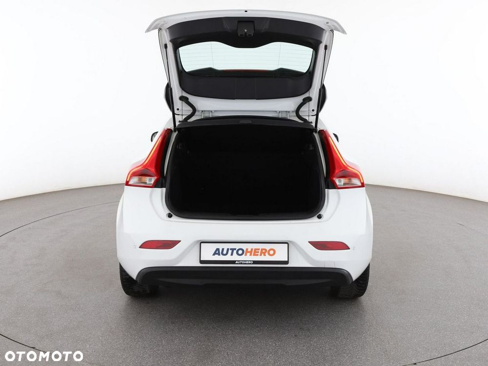 Volvo V40 T2 Kinetic - 20