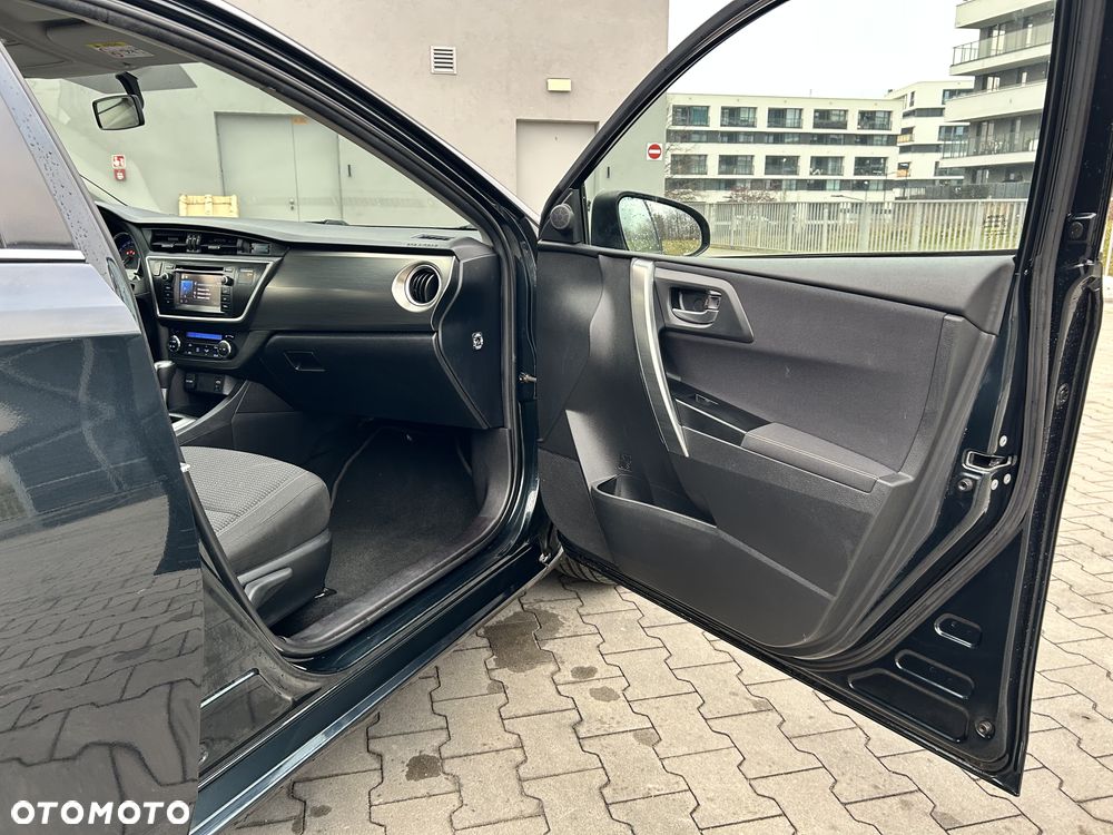 Toyota Auris - 14