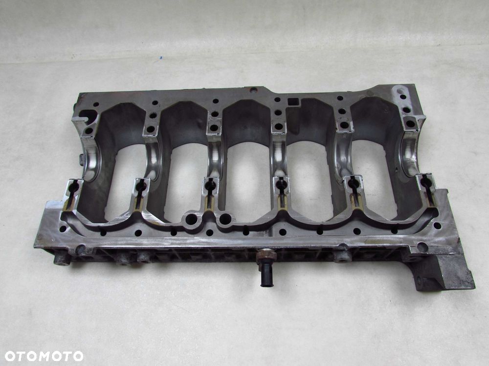 VOLVO S60 S80 V70 XC 02-08 D5244T POLBLOK BLOK DOL SILNIKA KARTER 9186948 - 1