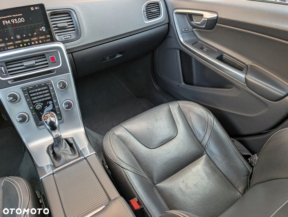 Volvo V60 D3 Geartronic Summum - 29
