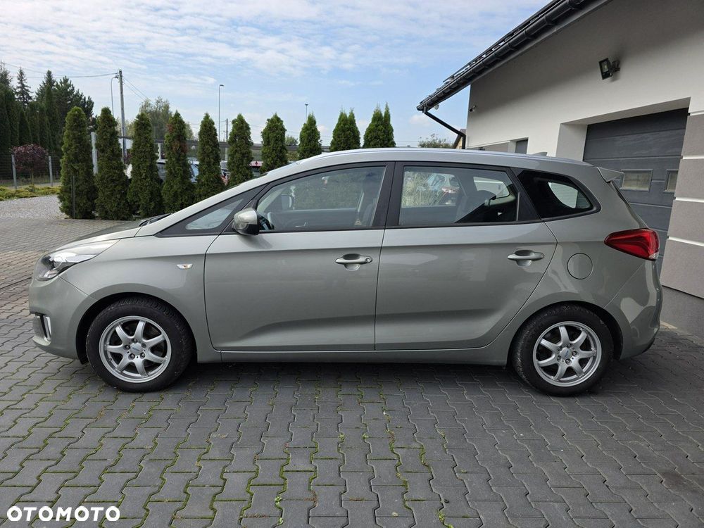 Kia Carens - 5