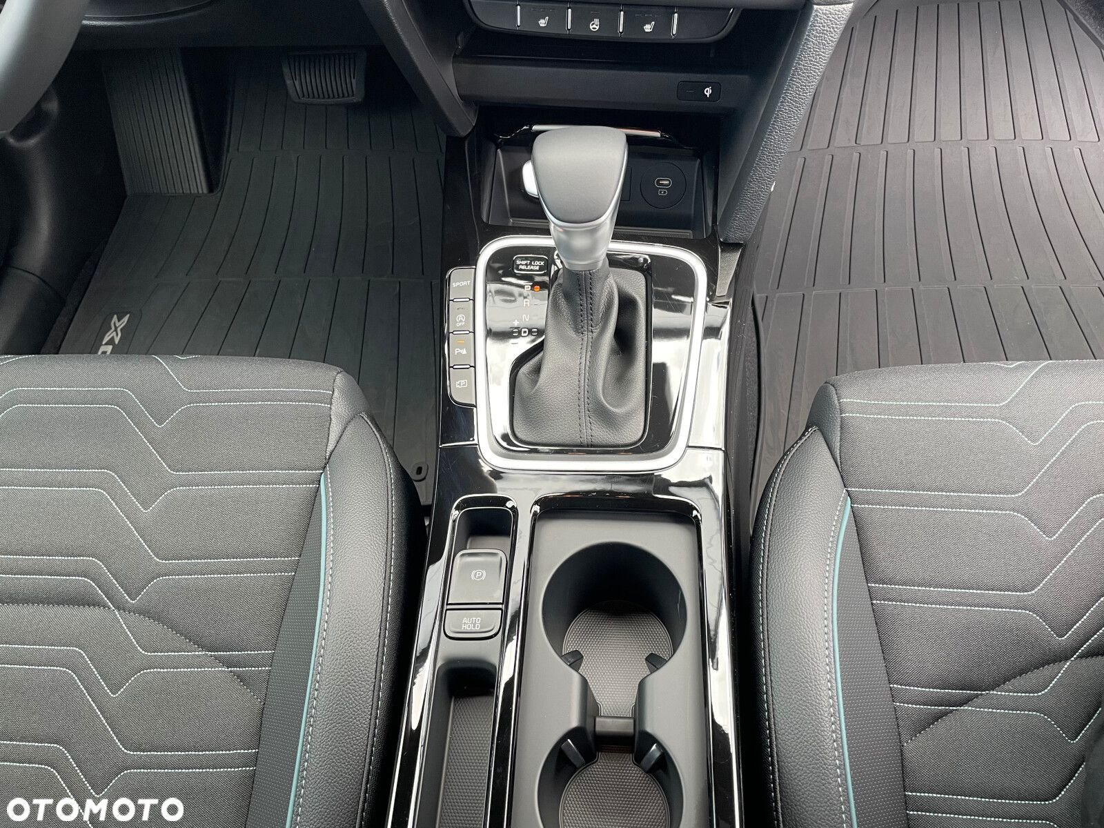 Kia XCeed 1.6 T-GDI Tribute DCT - 18