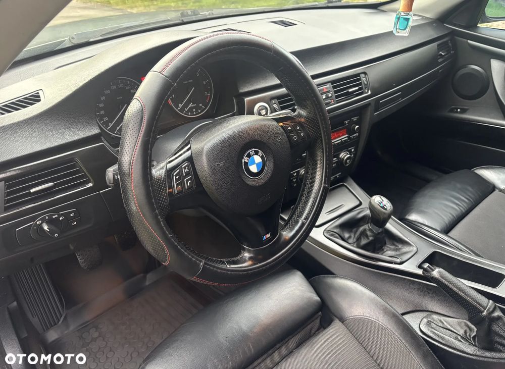 BMW Seria 3 320i - 8