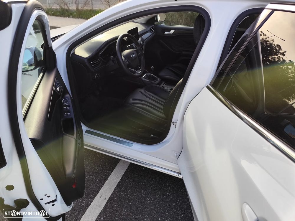 Ford Focus 1.0 EcoBoost MHEV Vignale - 21