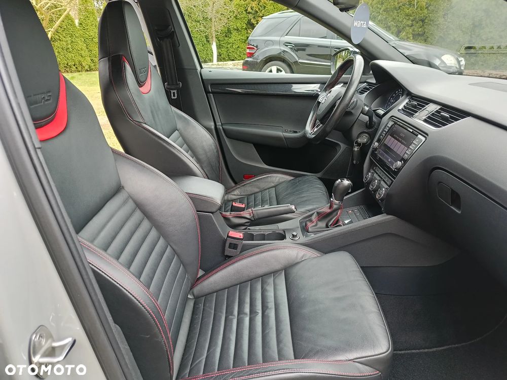 Skoda Octavia 2.0 TDI DSG RS - 11