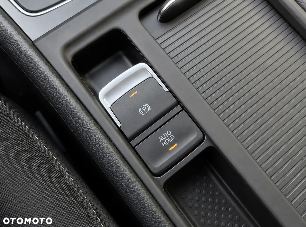 Volkswagen Golf - 12
