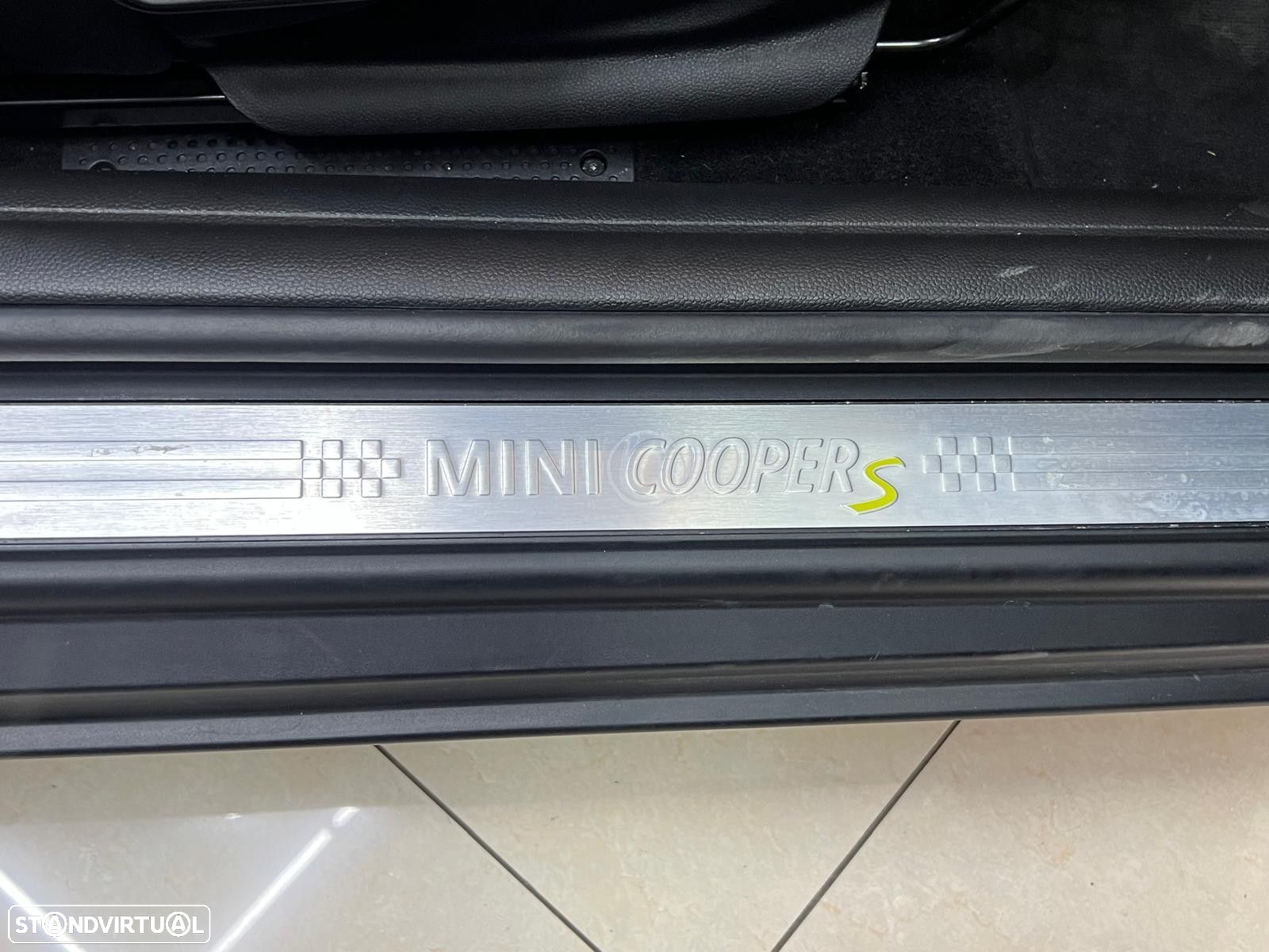 MINI 3 Portas Cooper SE S - 35