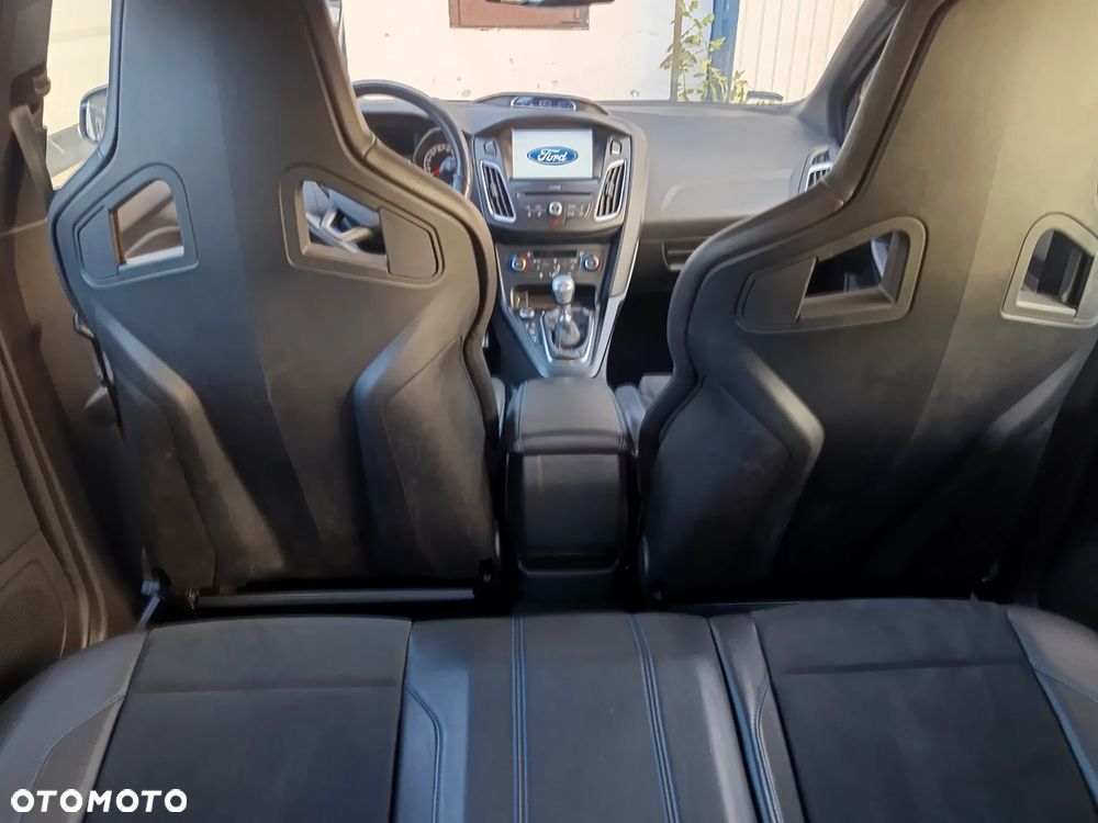 Ford Focus 2.3 EcoBoost RS - 17