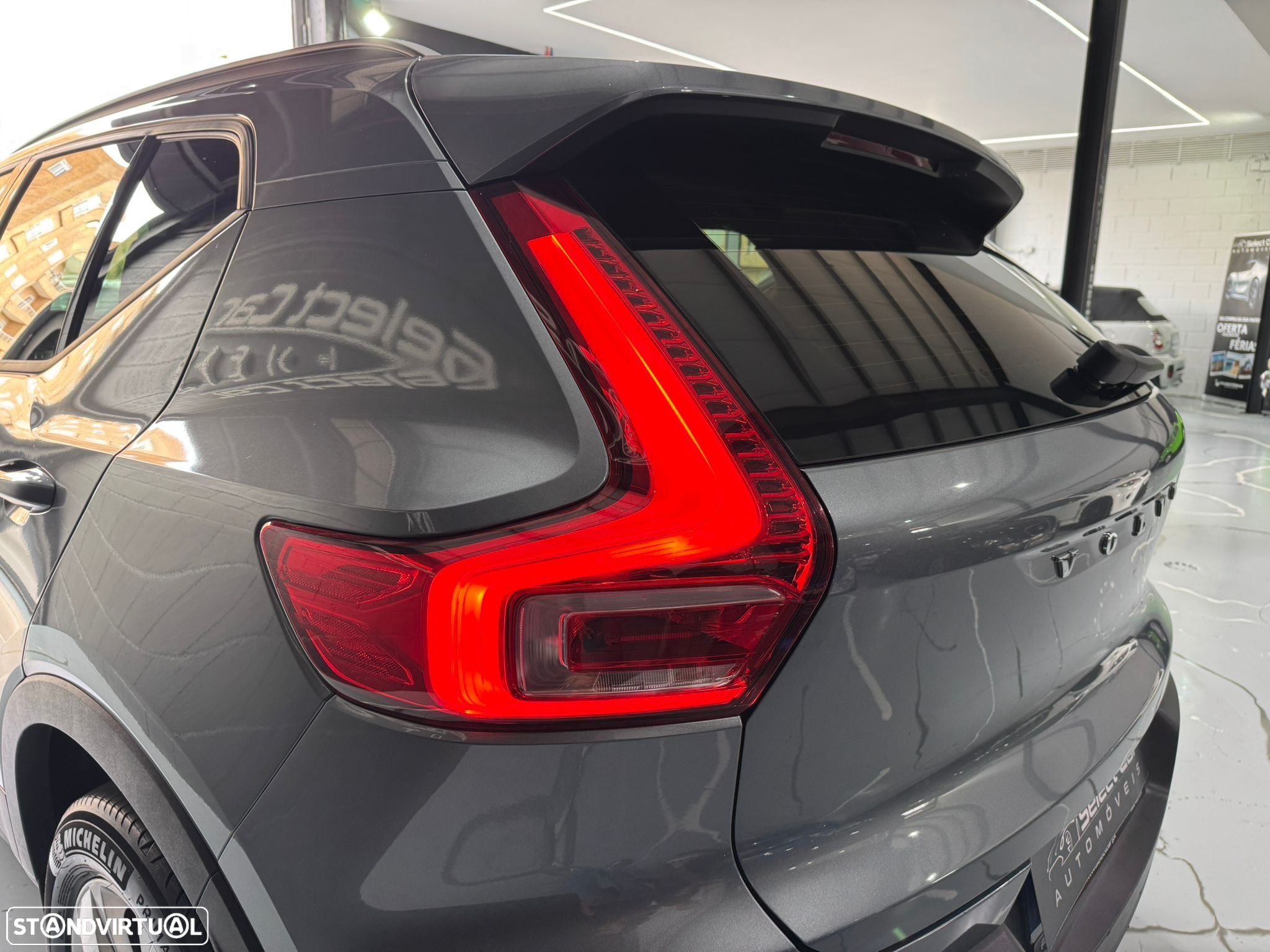 Volvo XC 40 2.0 D3 Momentum Plus Geartronic - 32