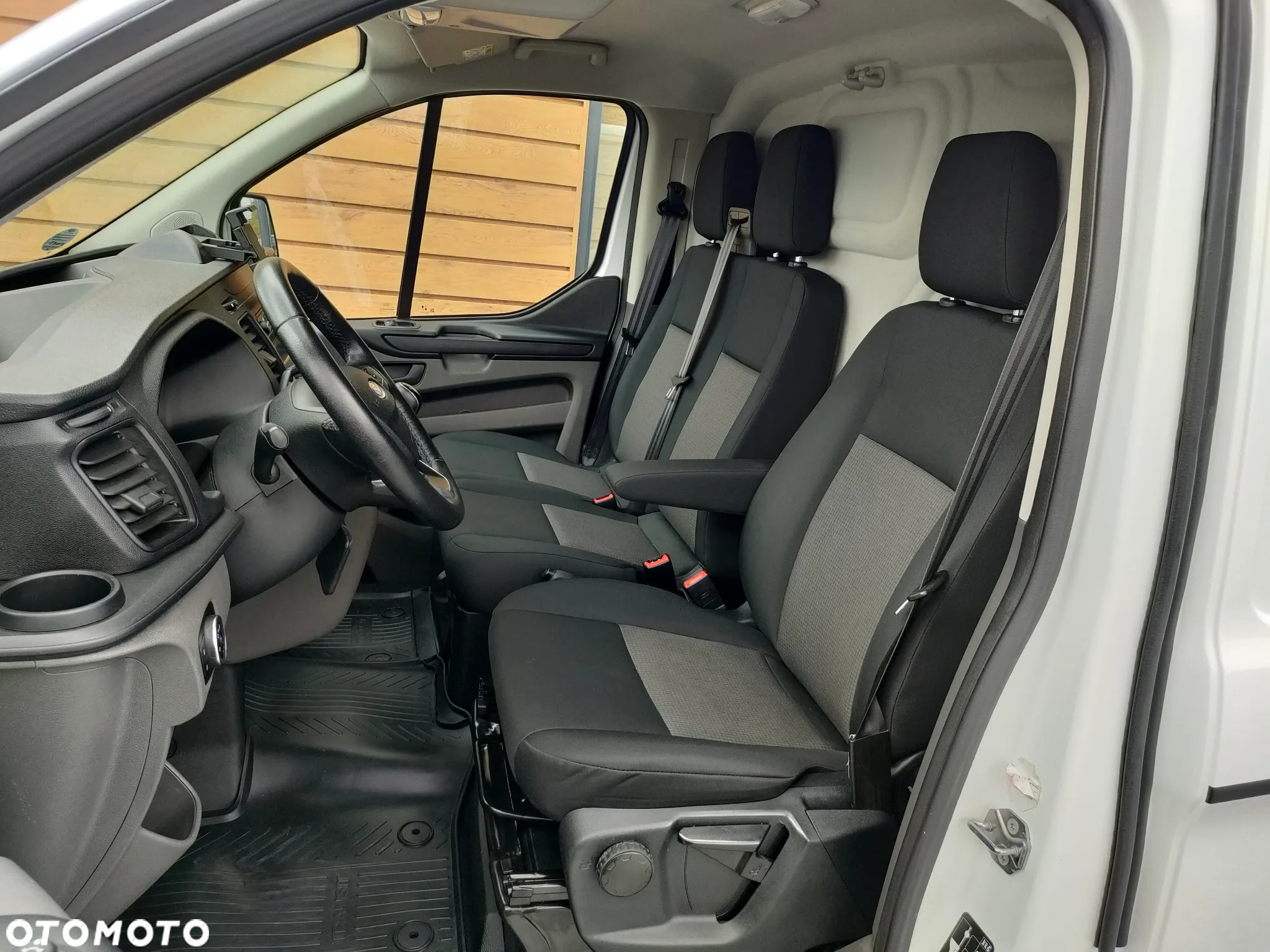 Ford Transit Custom - 13