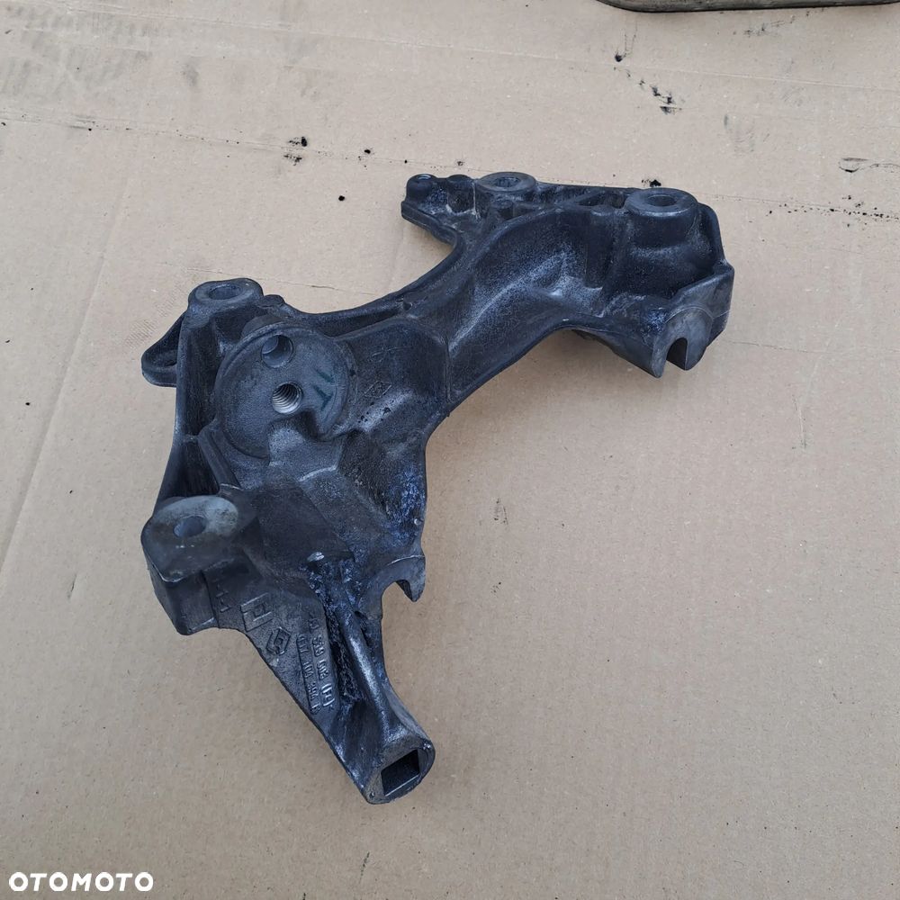 Renault Kadjar 1.2 TCE 130KM H5F408 łapa wspornik mocowanie alternatora 117104394R i inne - 2
