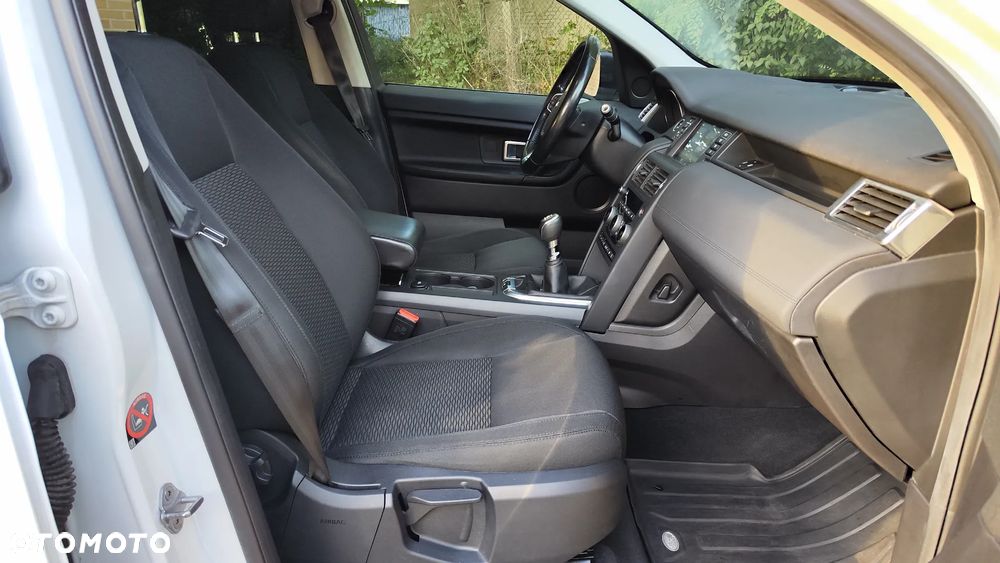 Land Rover Discovery Sport 2.0 eD4 Pure - 32