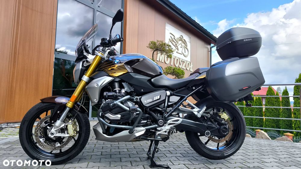 BMW R - 8