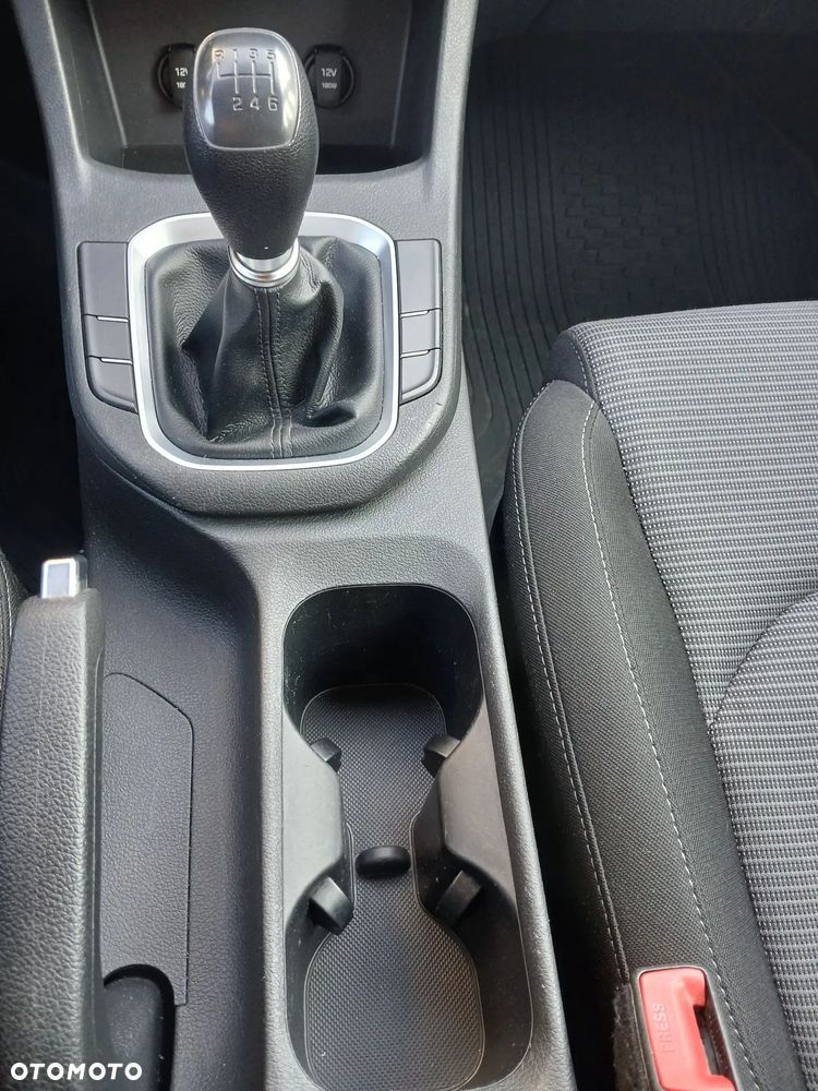 Hyundai i30 1.6 D Comfort - 10