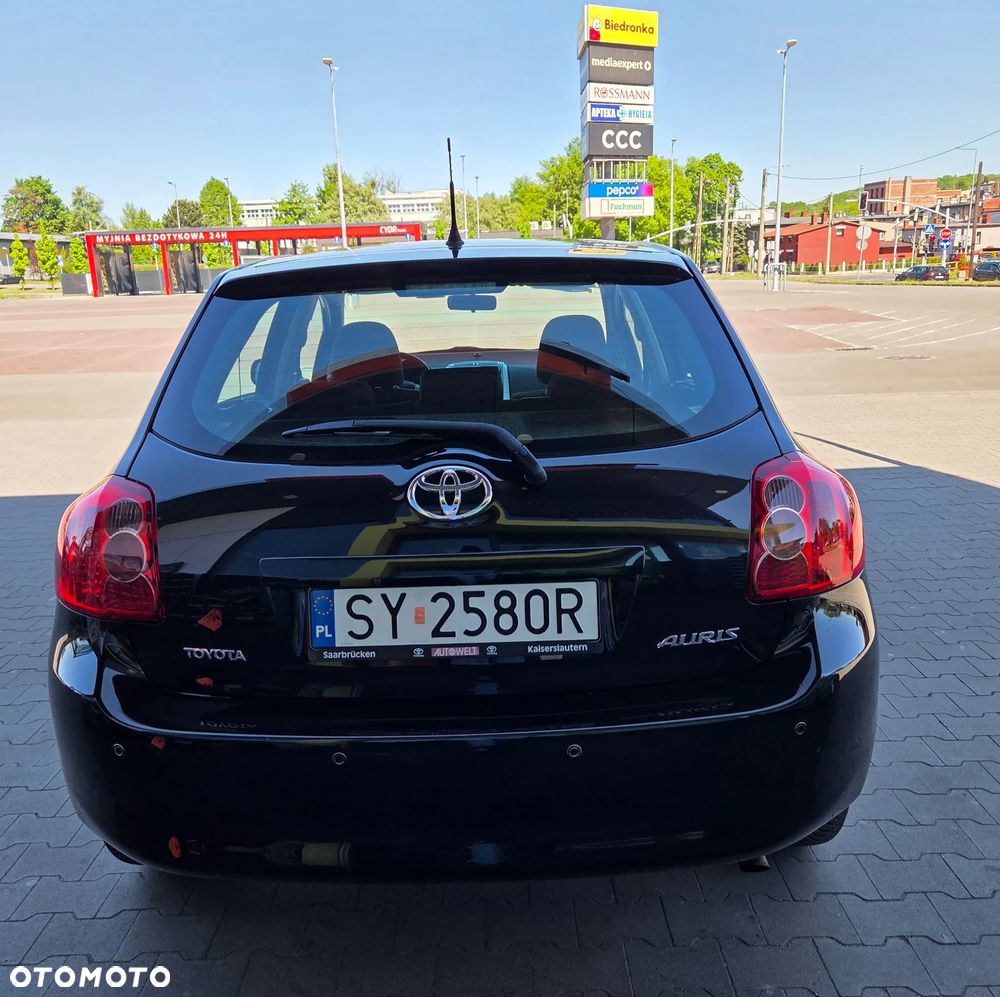Toyota Auris 1.33 VVT-i Premium + - 9