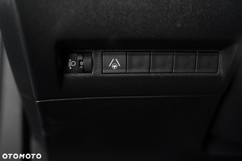 Peugeot 2008 PureTech mHEV Allure e-DCS6 - 13