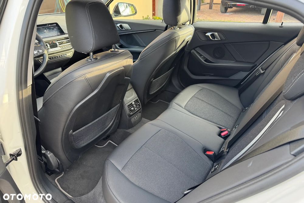 BMW Seria 1 120i M Sport - 12