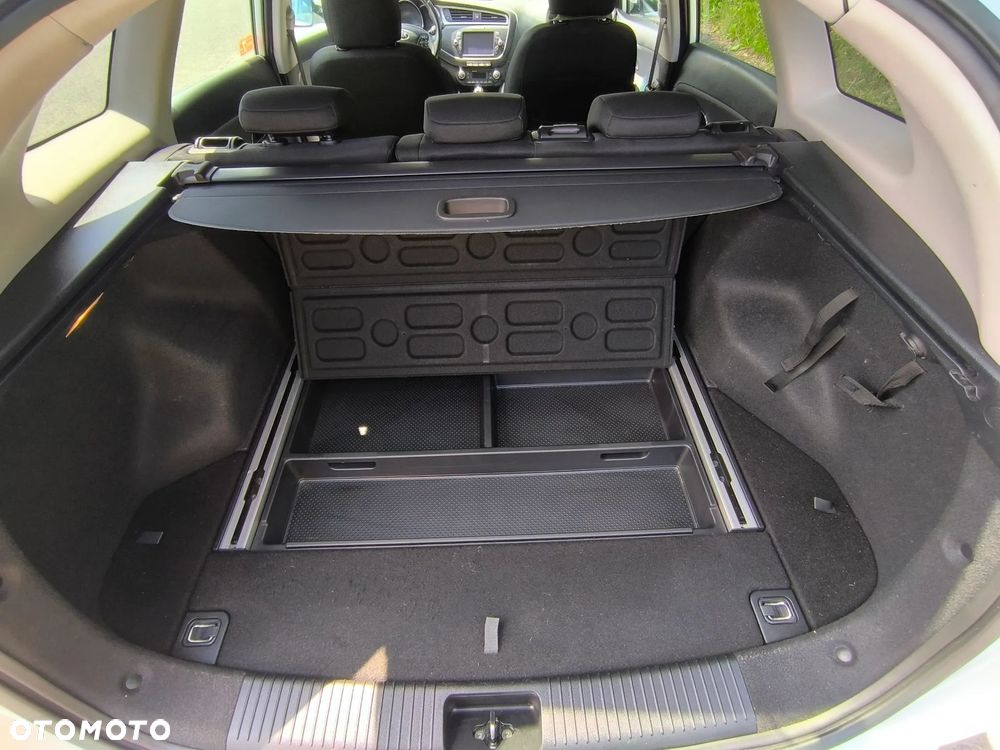 Kia Ceed 1.6 GDI L Business Line - 32