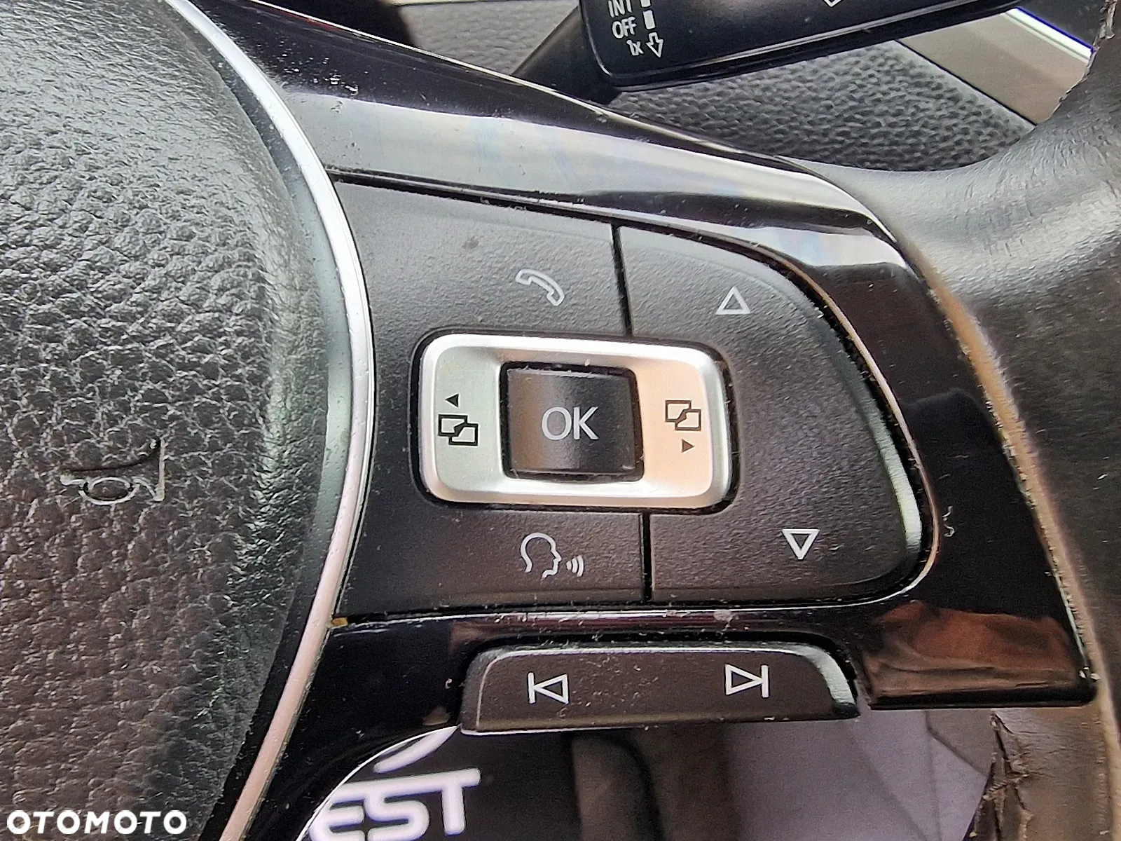 Volkswagen Golf Sportsvan VII SV 2.0 TDI BMT Highline - 18
