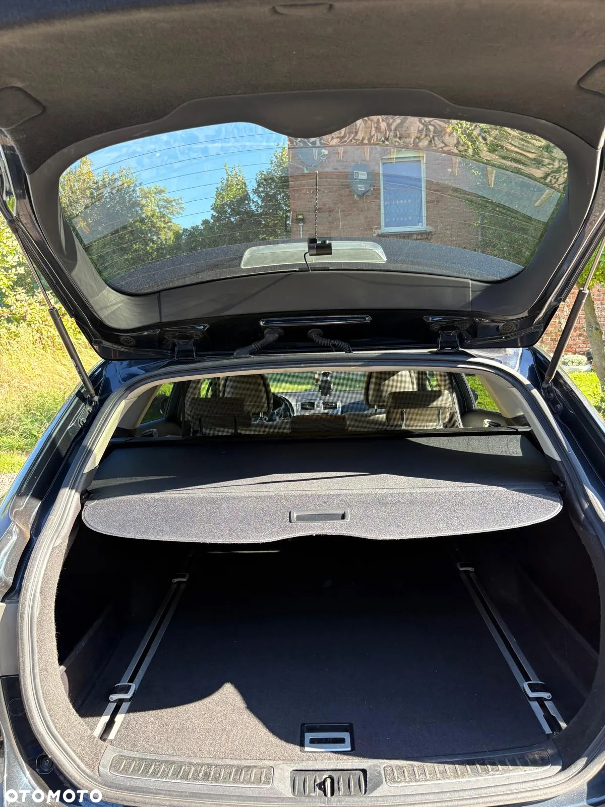 Toyota Avensis 1.8 Sol plus NAVI - 14