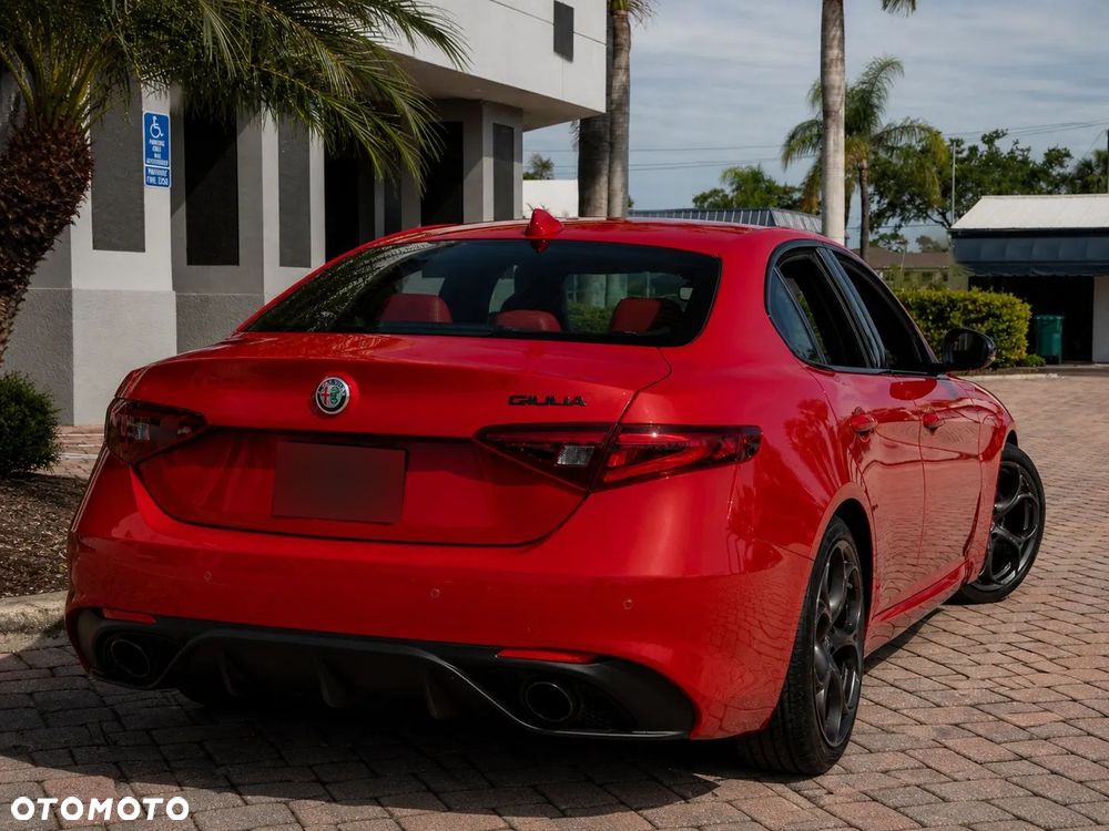Alfa Romeo Giulia 2.0 Turbo 16V AT8 Veloce Ti - 6