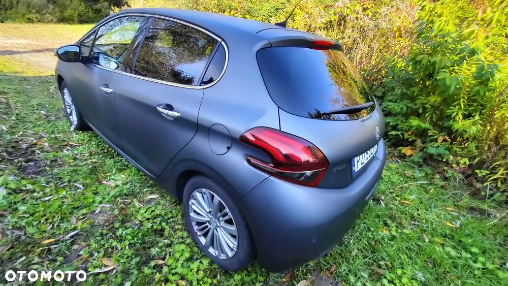 Peugeot 208 2016 photo 2