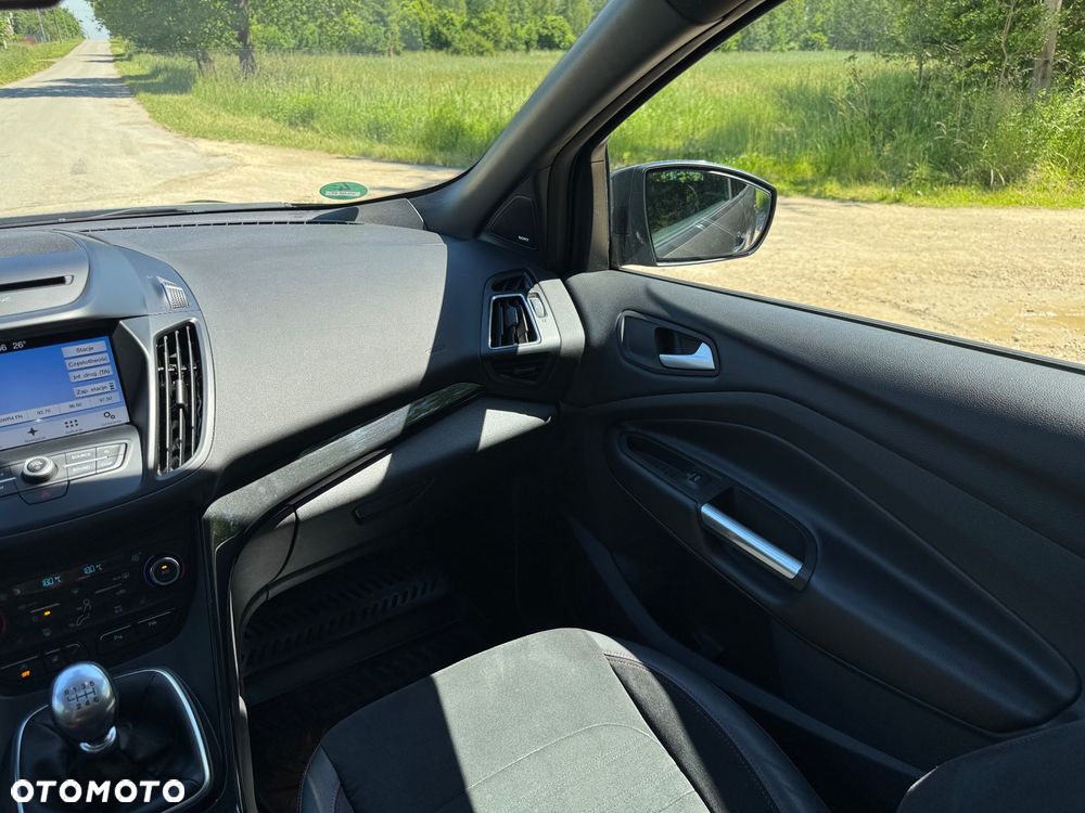 Ford Kuga 1.5 EcoBoost 2x4 ST-Line - 17