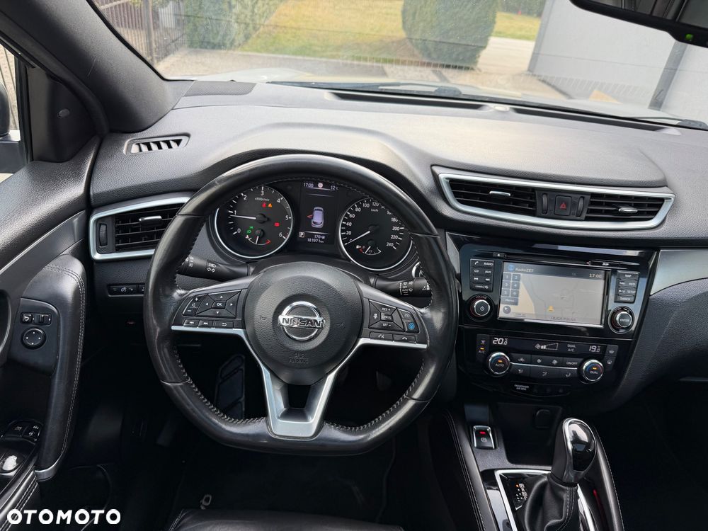 Nissan Qashqai 1.6 dCi Xtronic TEKNA+ - 9