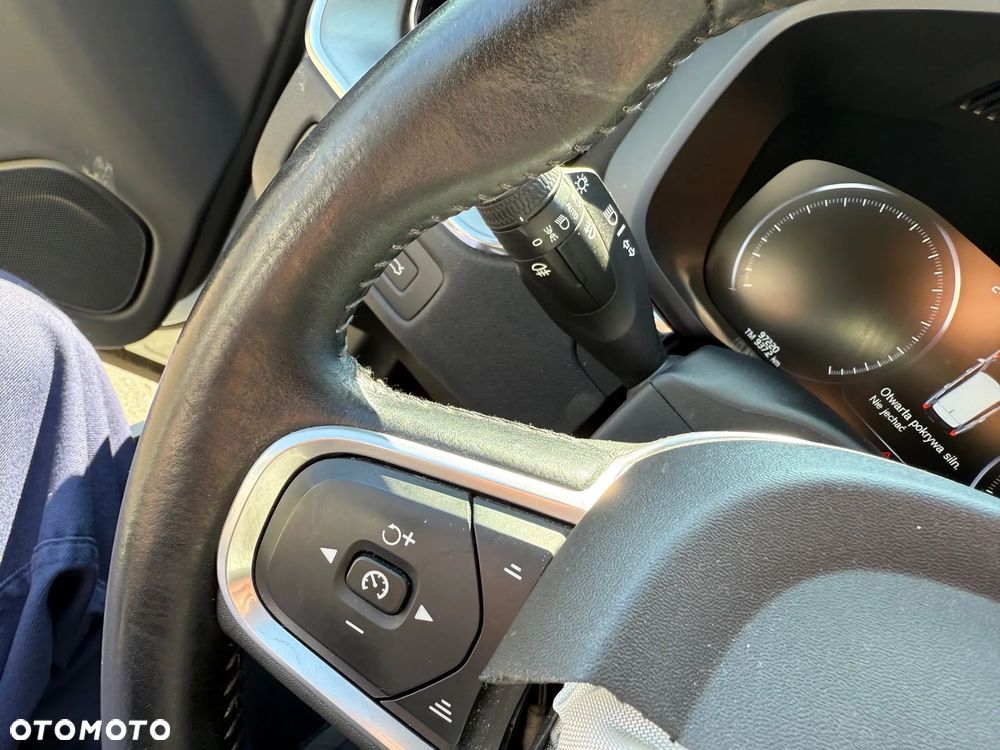 Volvo XC 60 D3 Momentum Pro - 21