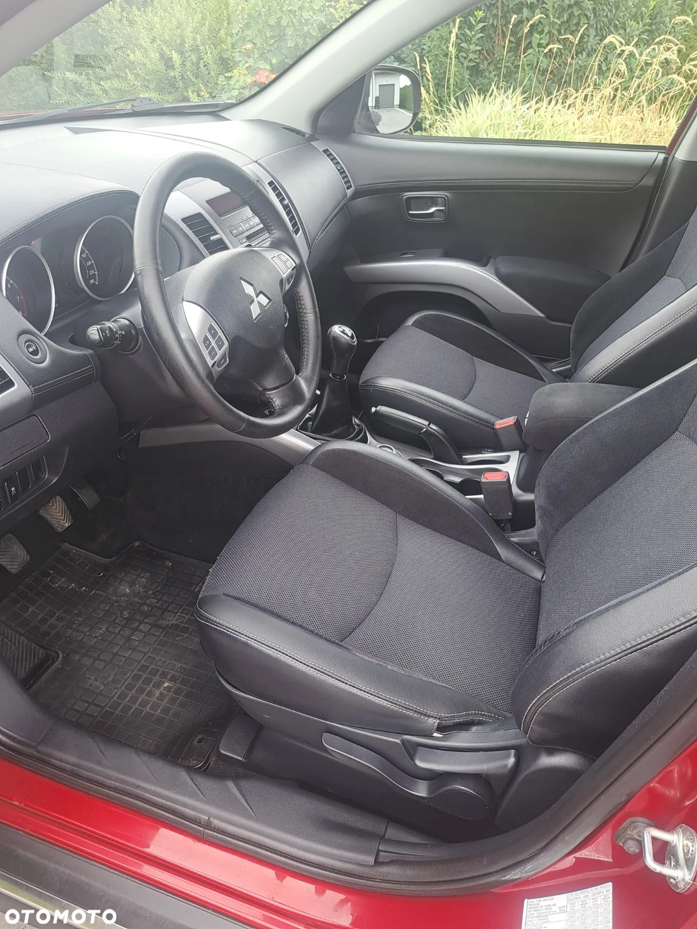 Mitsubishi Outlander - 19