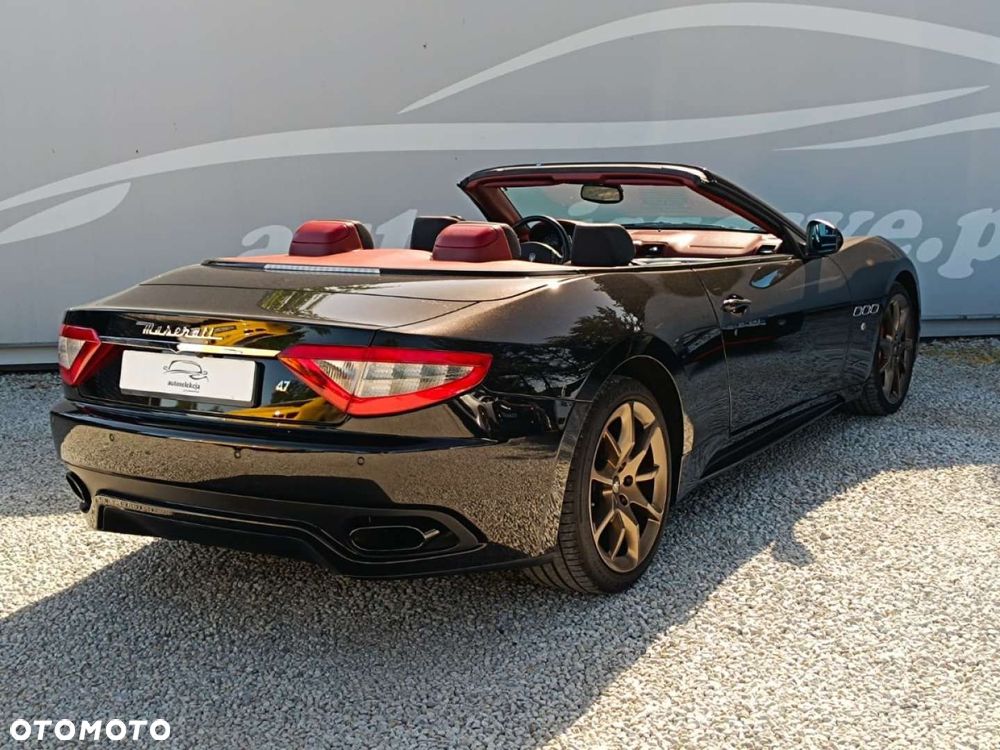 Maserati GranCabrio - 14