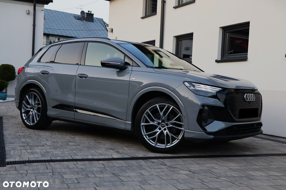 Audi Q4 e-tron - 4