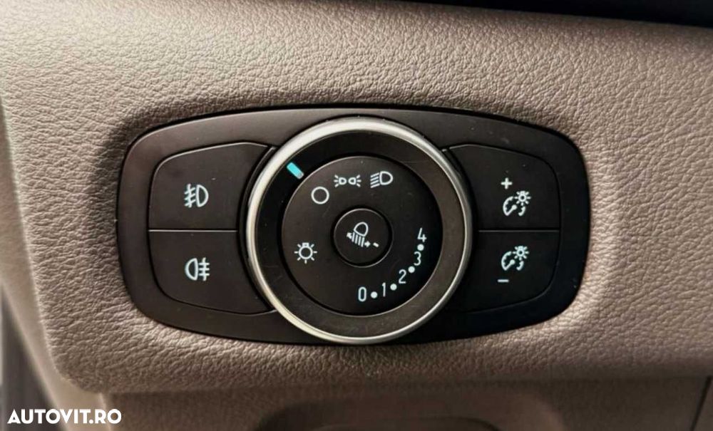 Ford TRANSIT CUSTOM - 21