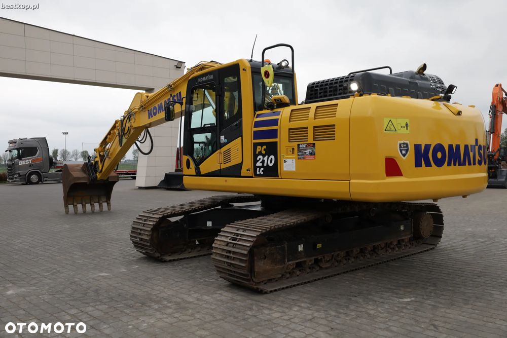 Komatsu PC210LC-11 - 36
