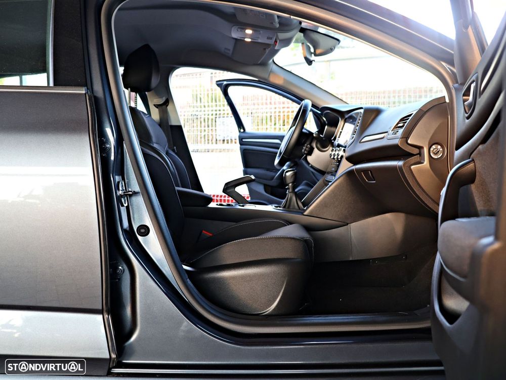 Renault Mégane Sport Tourer 1.5 Blue dCi Equilibre - 24