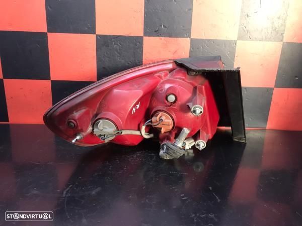 Farolim Stop Direito Hyundai Santa Fé Ii (Cm) - 2