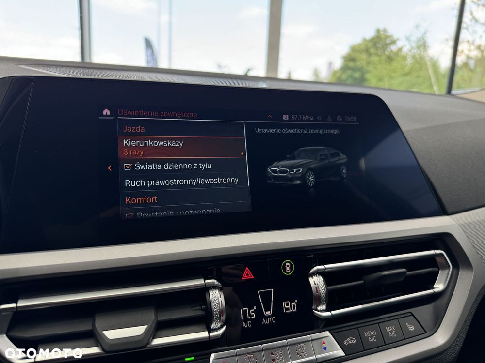 BMW Seria 3 318i Advantage - 31