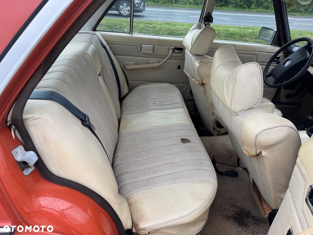 Mercedes-Benz 280 - 23