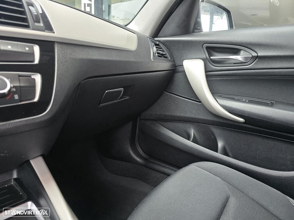 BMW 116 d Line Urban - 22