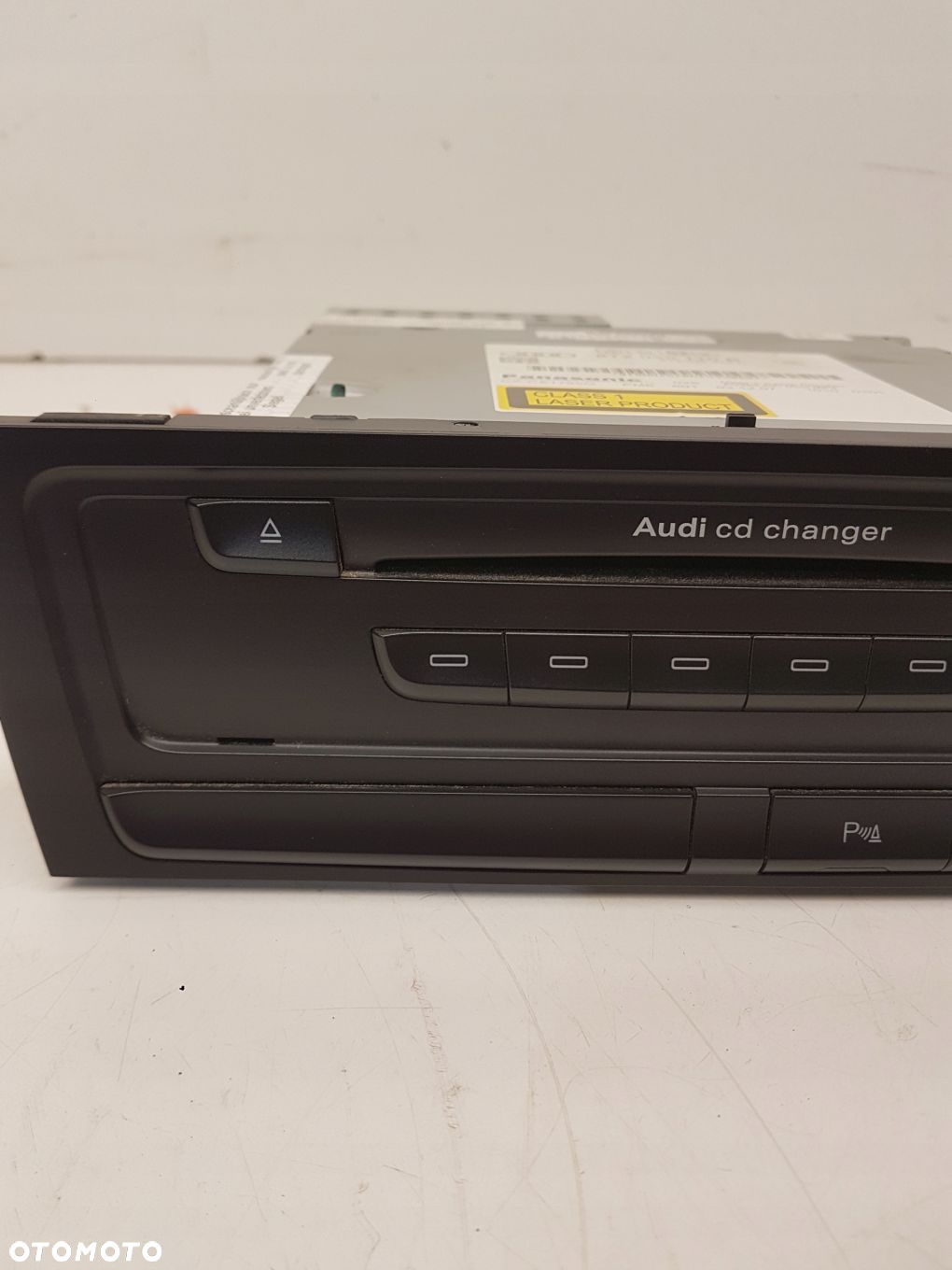 ZMIENIARKA CD AUDI A4 B8 A5 Q5 8T2035110B - 2