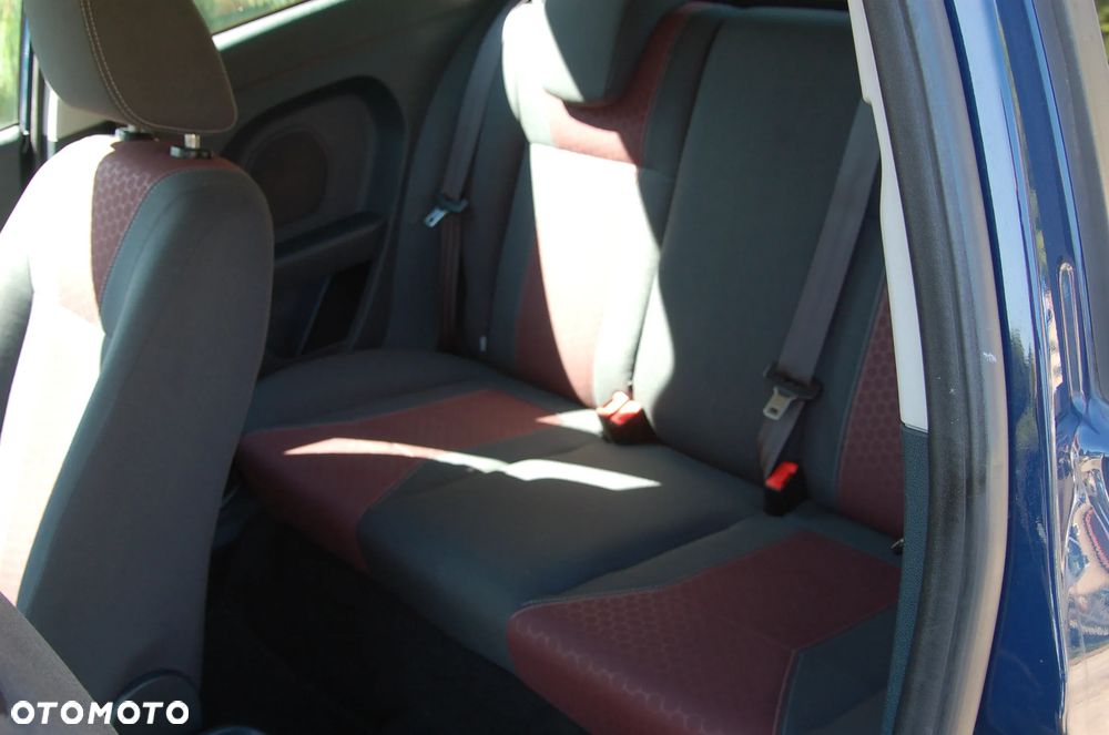 Ford Fiesta 1.25 Titanium - 31