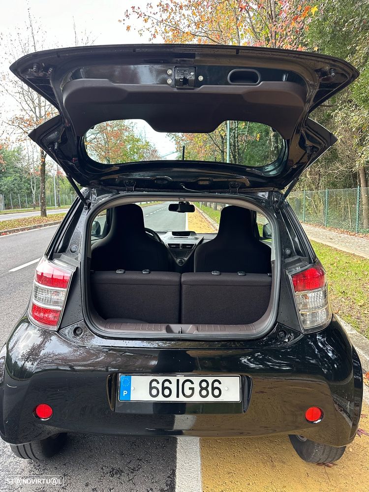 Toyota iQ 1.4 D-4D 2 - 11