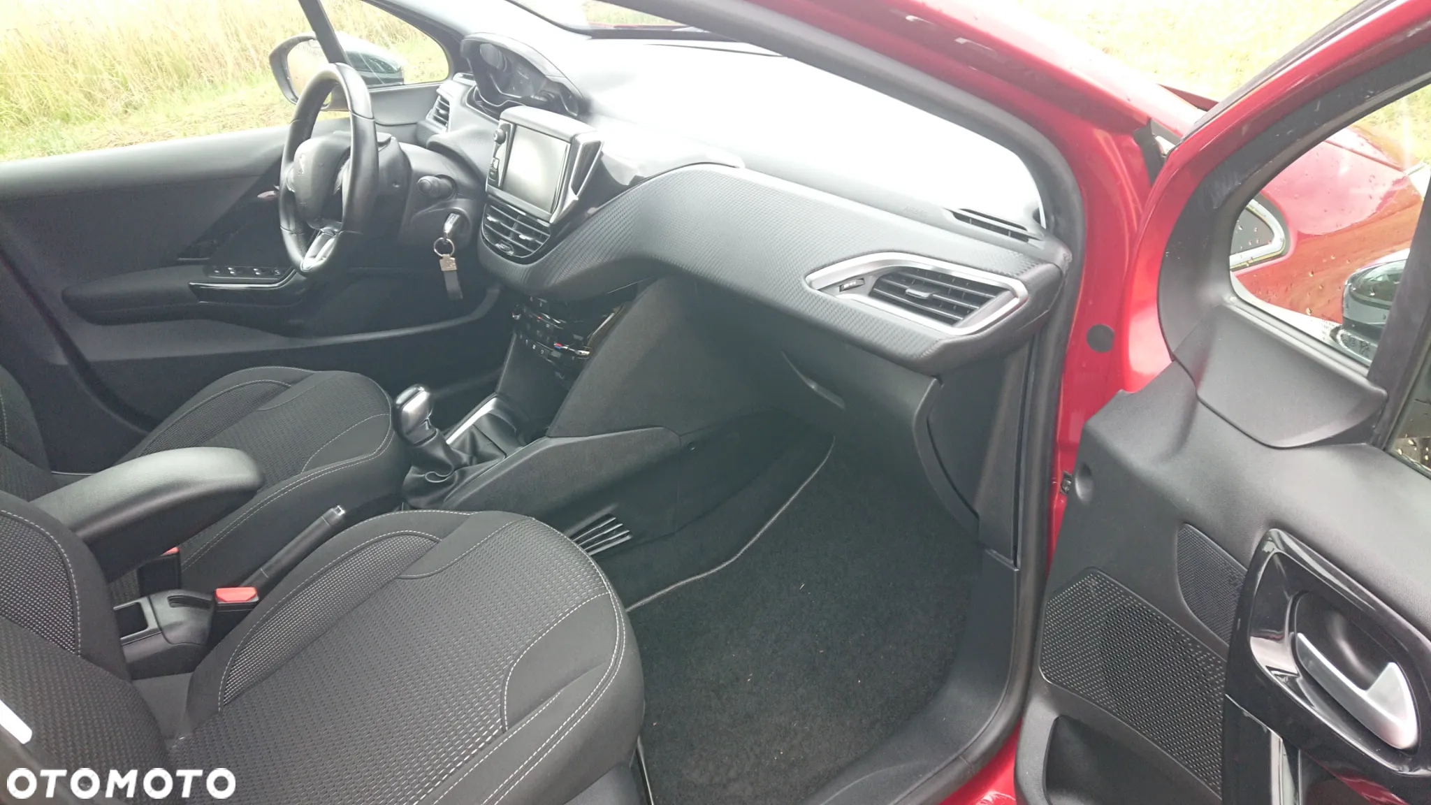 Peugeot 208 - 23