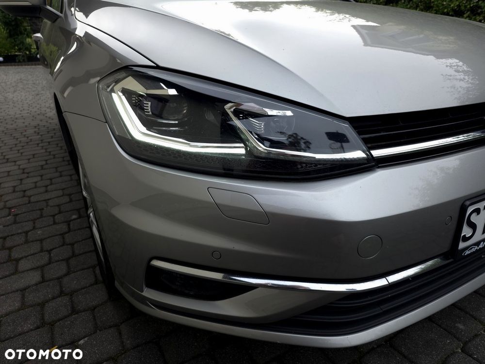 Volkswagen Golf - 1