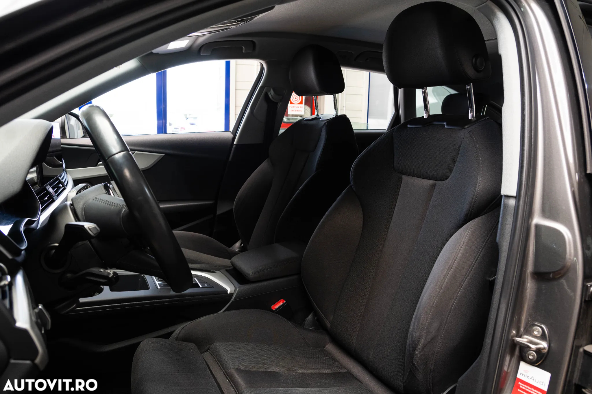Audi A4 Avant 40 TDI S tronic - 6