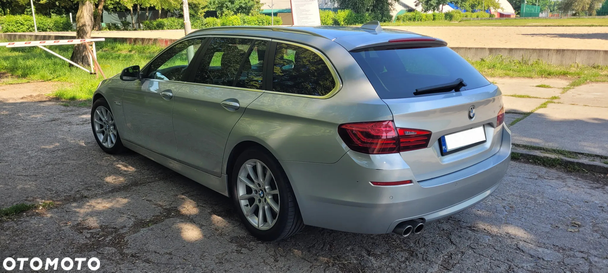 BMW Seria 5 530d xDrive Touring - 15