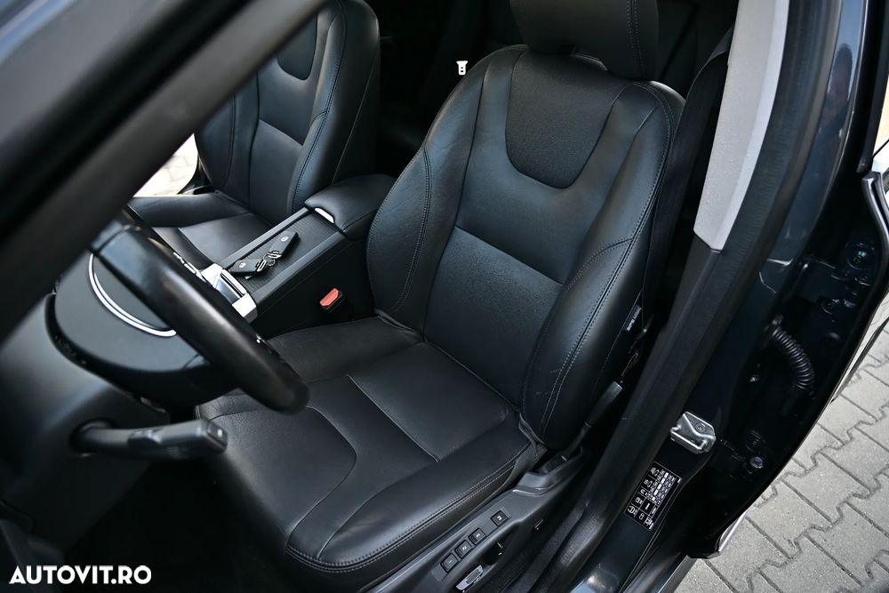 Volvo XC 60 D3 Geartronic Summum - 17