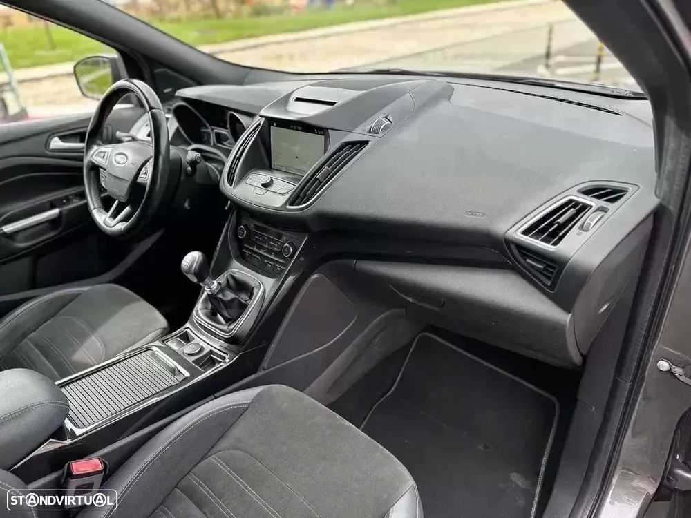 Ford Kuga 1.5 TDCi ST-Line Limited Edition - 45