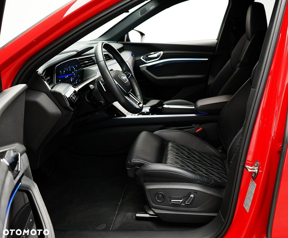 Audi e-tron - 16